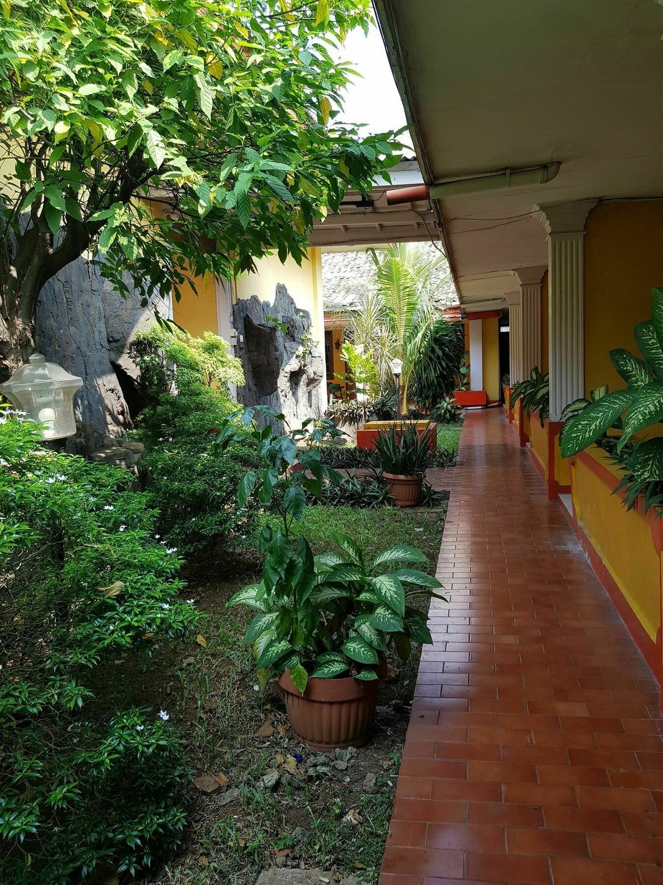 Royal Hotel 2*