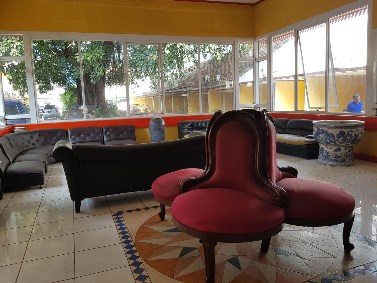 Royal Hotel